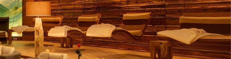 Indoor Wellnessliegen von First Class Holz shop.livingexclusive.de